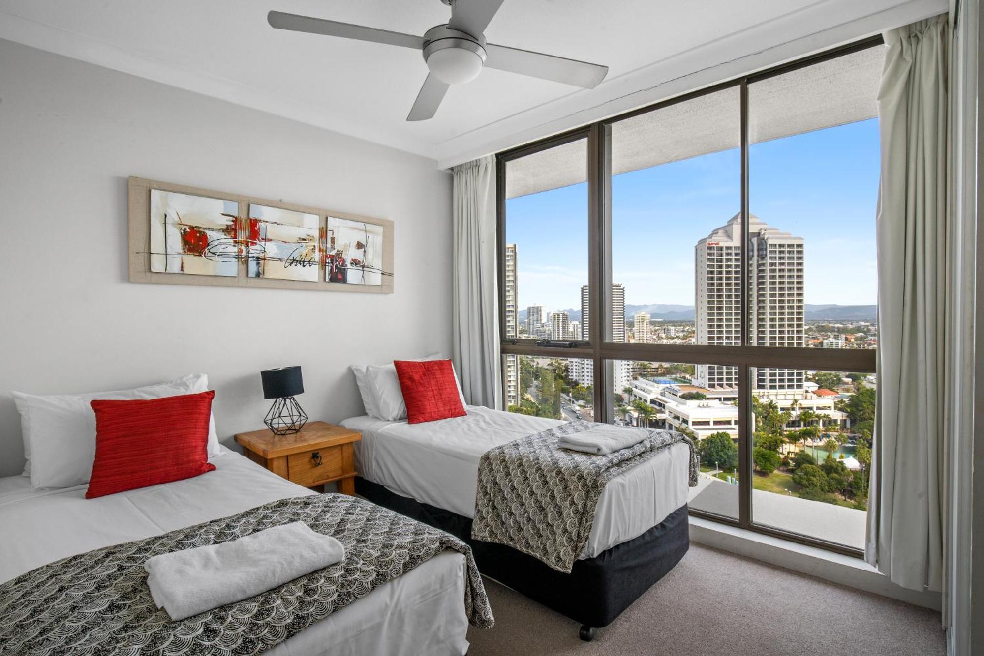 Capricorn One Beachside Holiday Apartments - Official Gold Coast Esterno foto