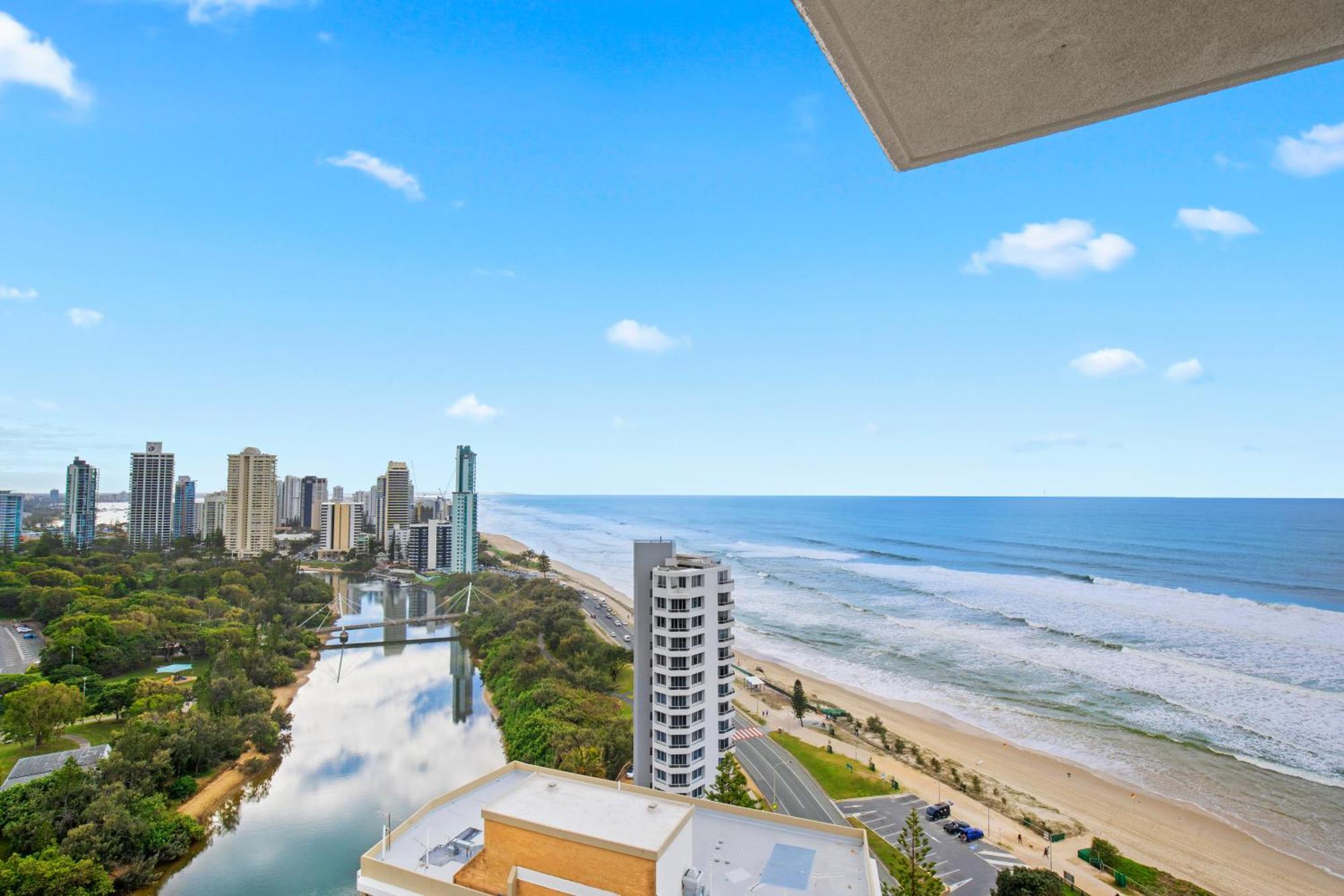 Capricorn One Beachside Holiday Apartments - Official Gold Coast Esterno foto
