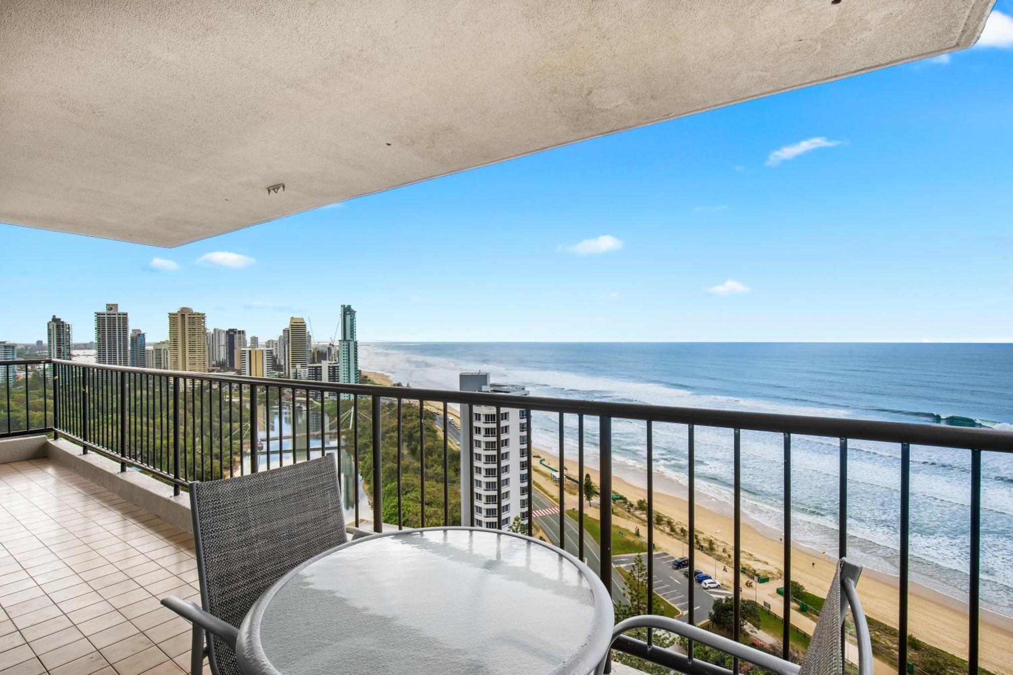 Capricorn One Beachside Holiday Apartments - Official Gold Coast Esterno foto