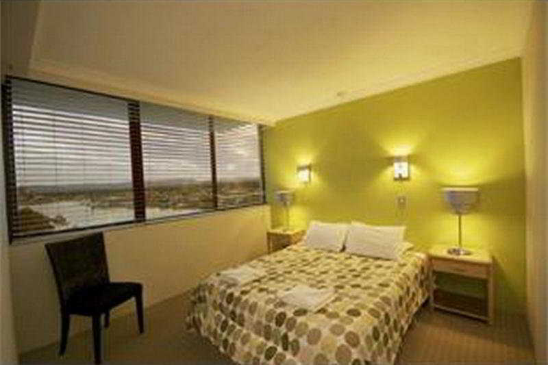 Capricorn One Beachside Holiday Apartments - Official Gold Coast Esterno foto