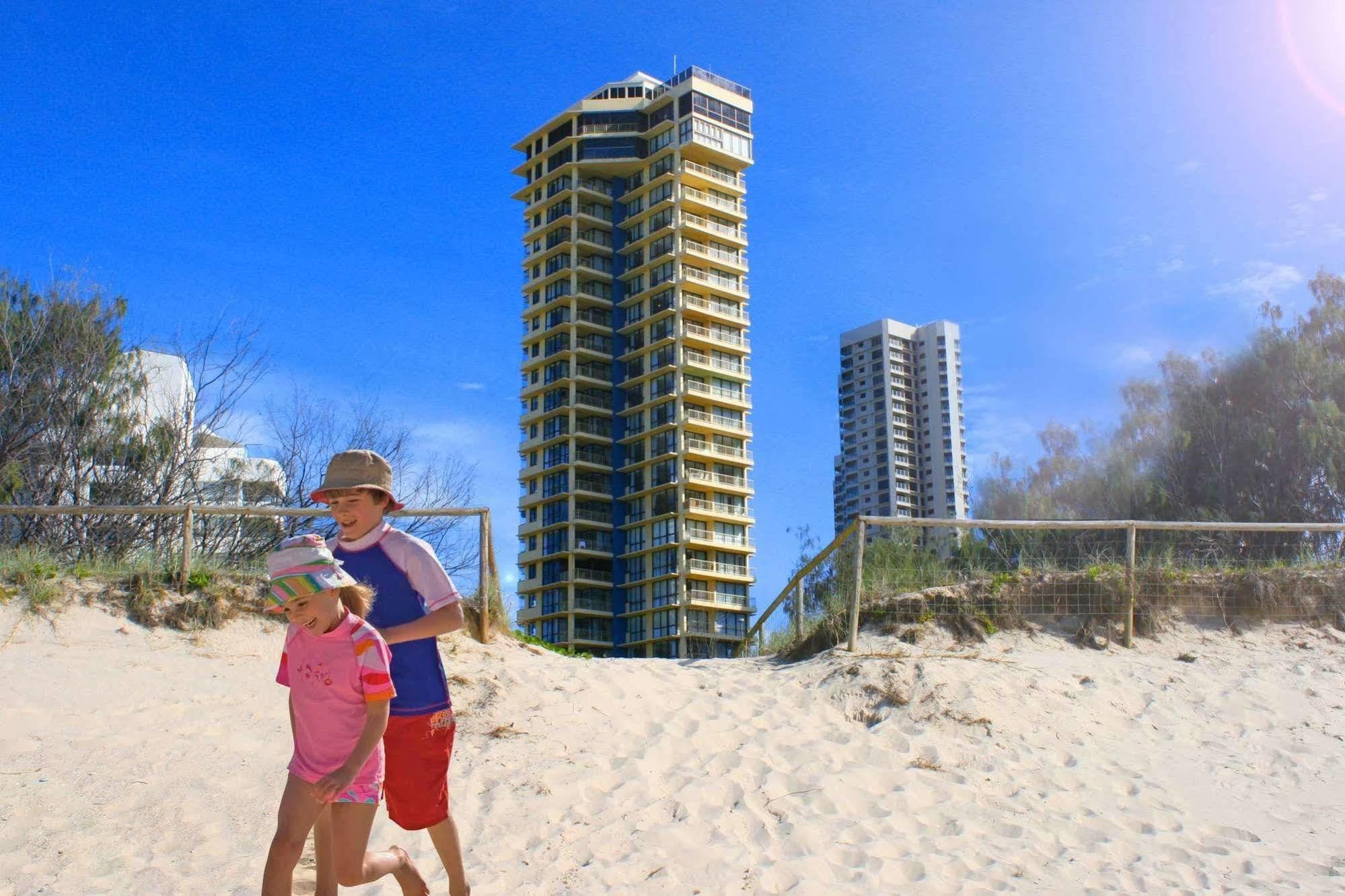 Capricorn One Beachside Holiday Apartments - Official Gold Coast Esterno foto