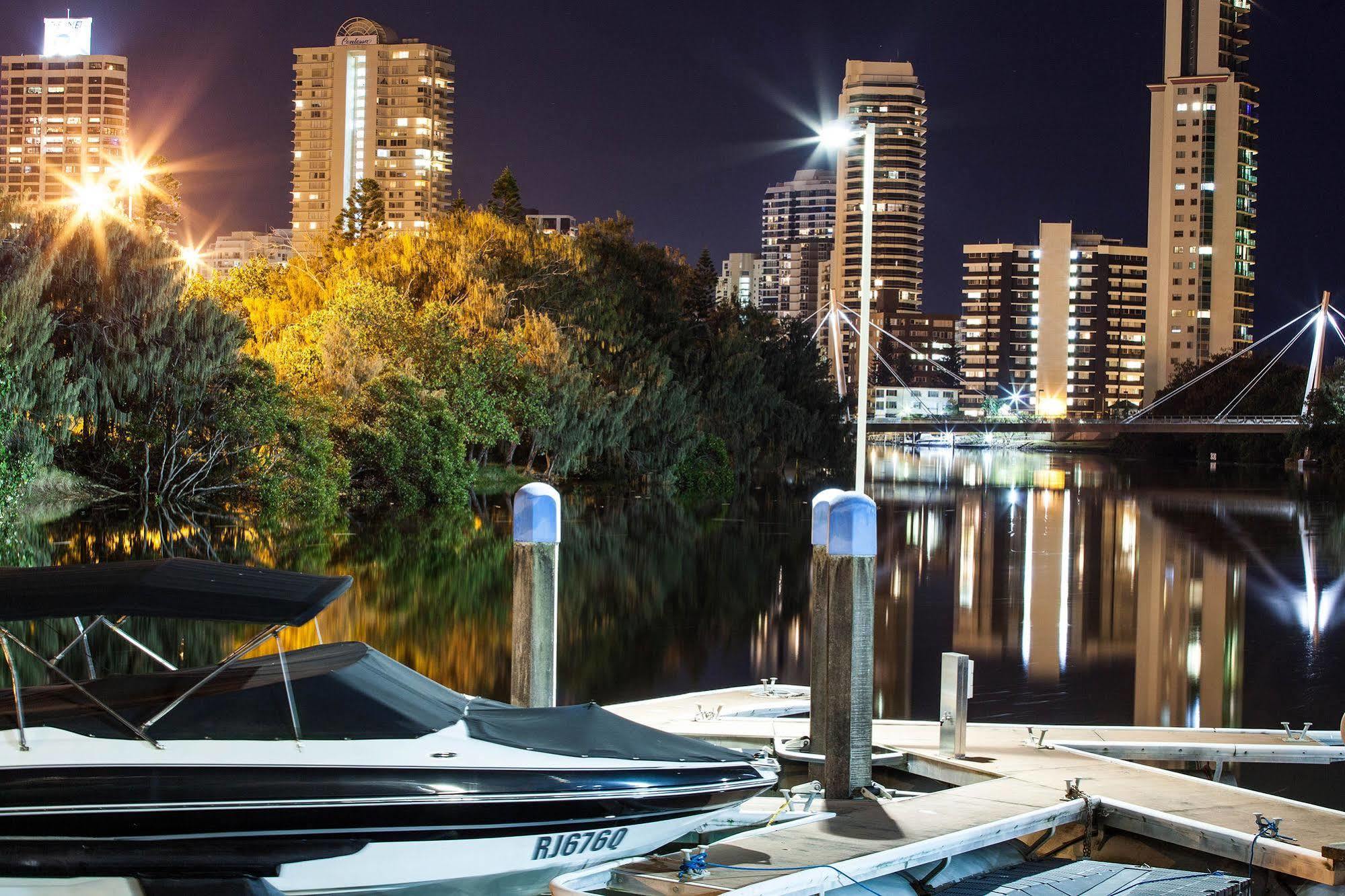 Capricorn One Beachside Holiday Apartments - Official Gold Coast Esterno foto