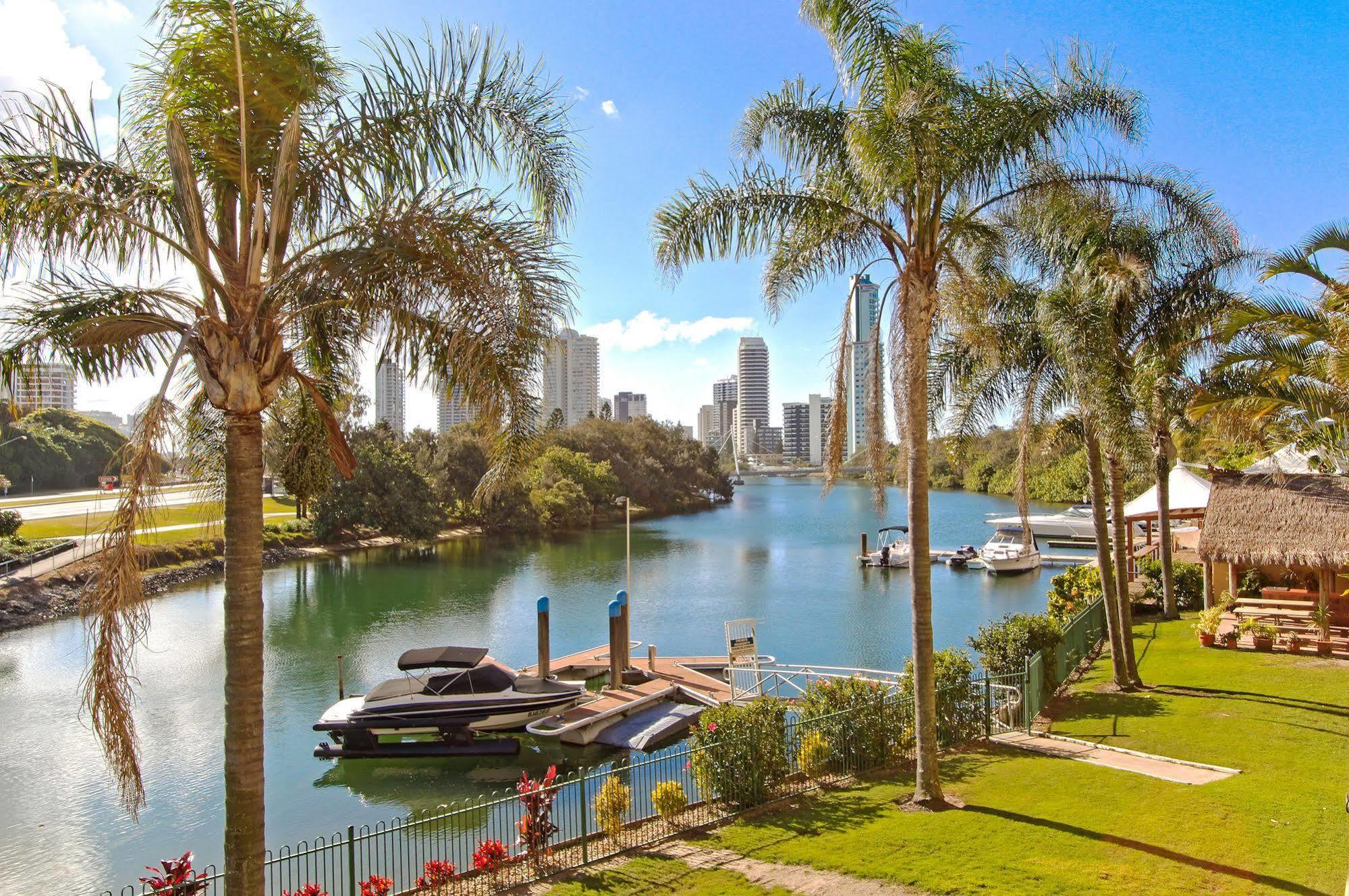 Capricorn One Beachside Holiday Apartments - Official Gold Coast Esterno foto