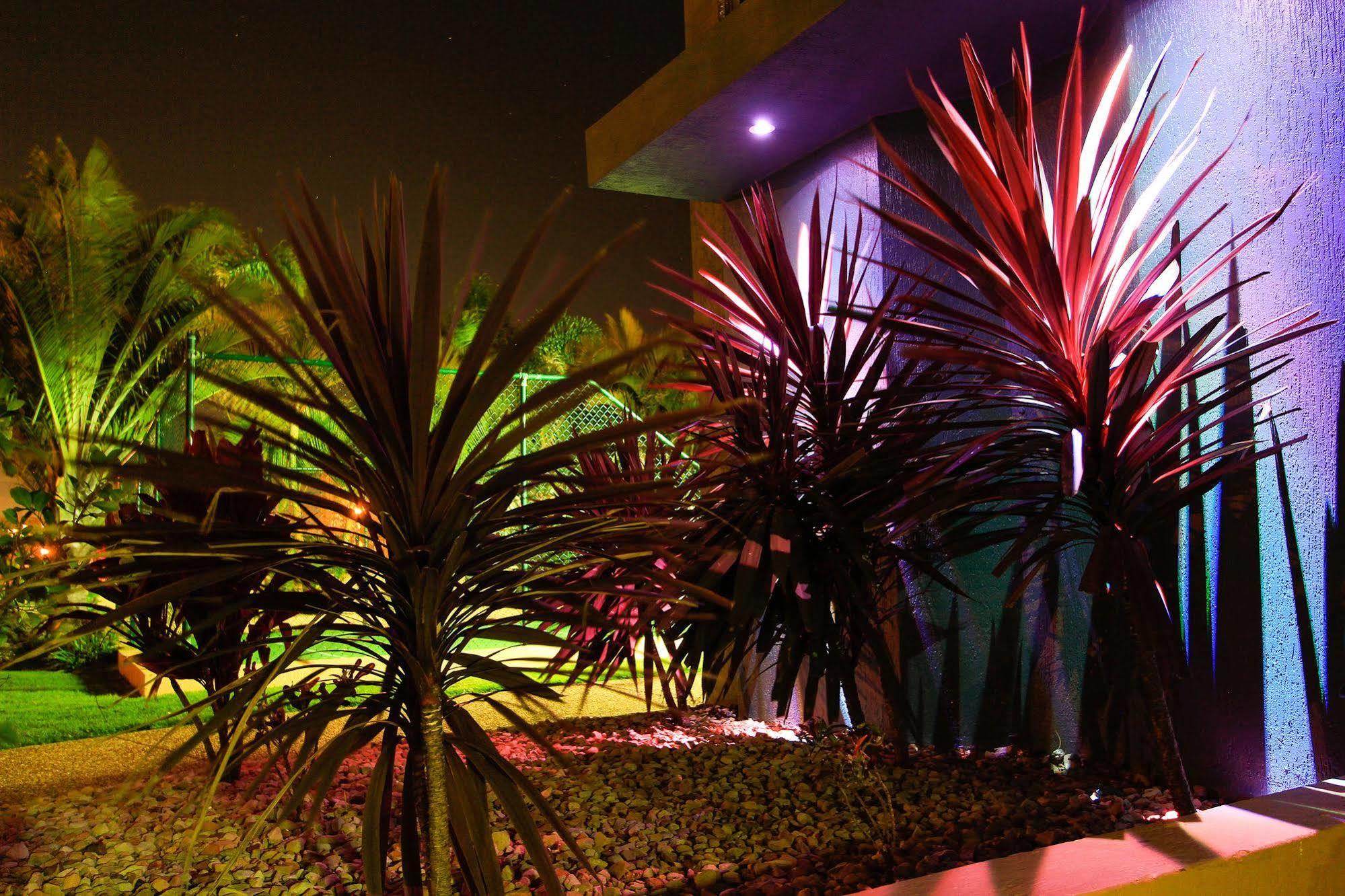 Capricorn One Beachside Holiday Apartments - Official Gold Coast Esterno foto
