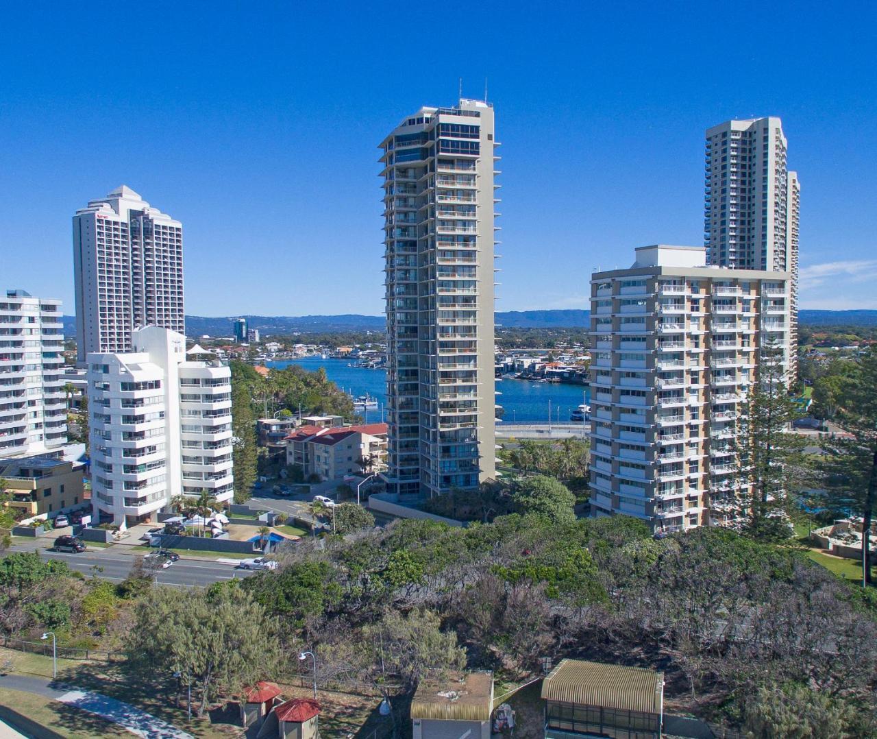 Capricorn One Beachside Holiday Apartments - Official Gold Coast Esterno foto